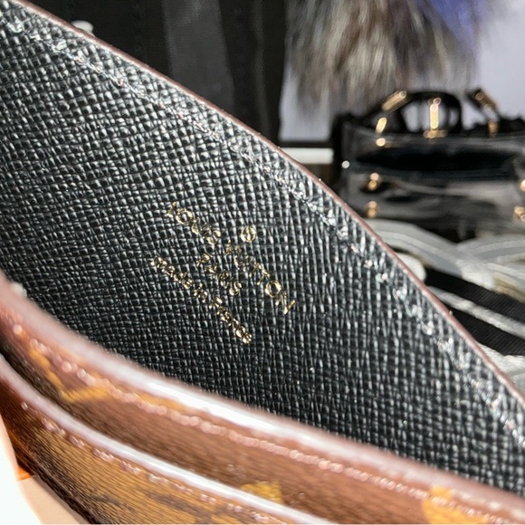 Louis Vuitton Card Holder Monogram Reverse Brand New - Picture 4 of 4